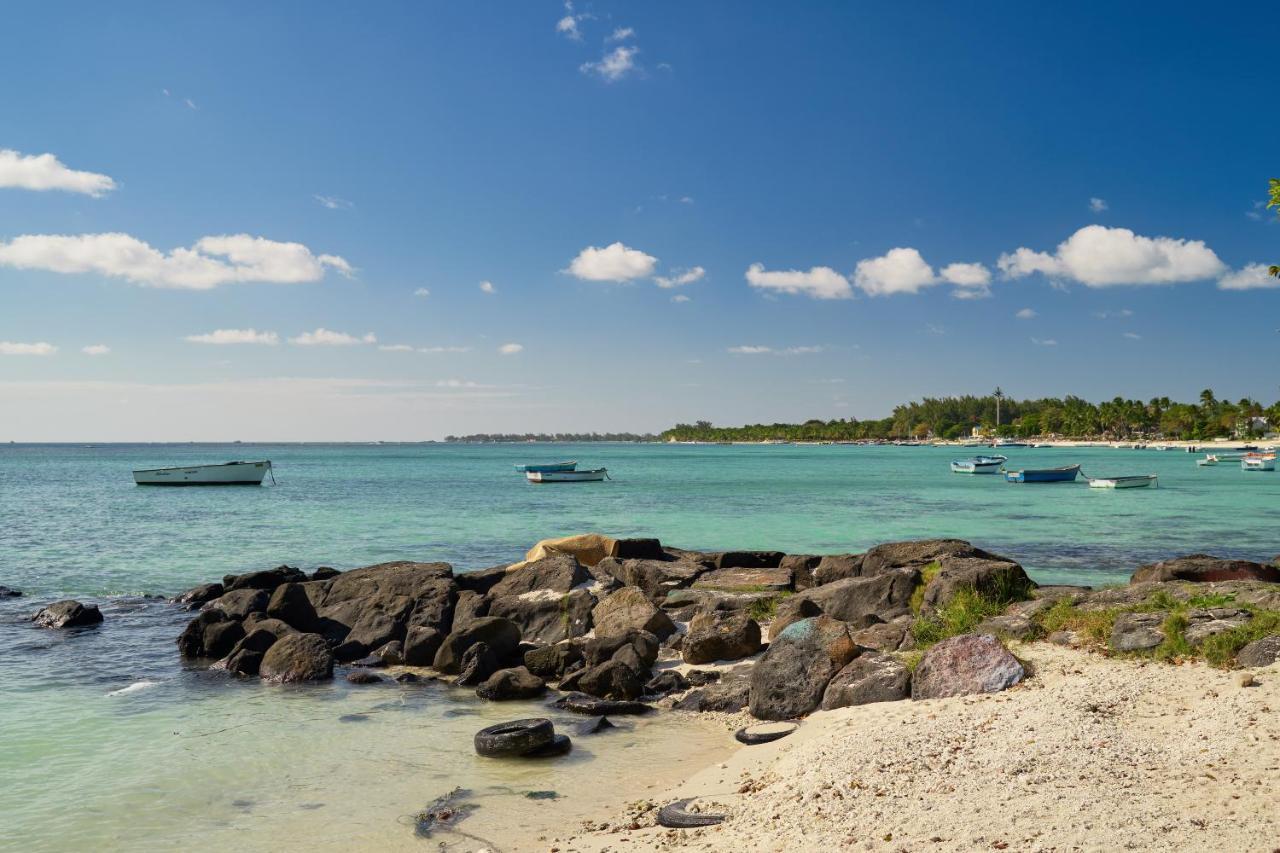 Les Estivales Beachfront Suites & Penthouses With Lov Trou aux Biches Exterior photo