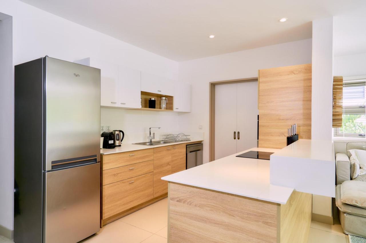 Les Estivales Beachfront Suites & Penthouses With Lov Trou aux Biches Exterior photo
